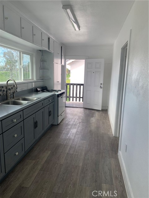 315 W Colton Ave 1/2 — photo