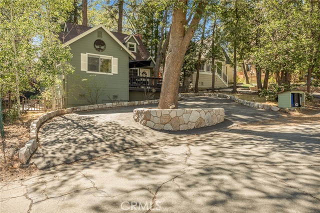 380 Hemlock — photo