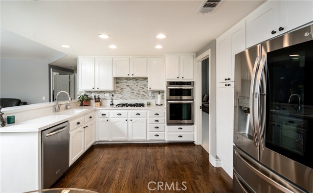 31858 Valone — photo