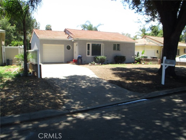 9748 Belmont — photo