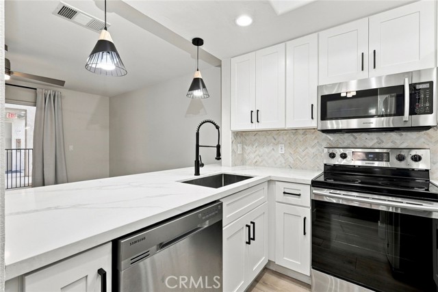 3078 Broadway Unit 102 — photo