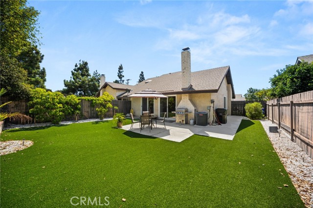 8584 Sandalwood Ct — photo