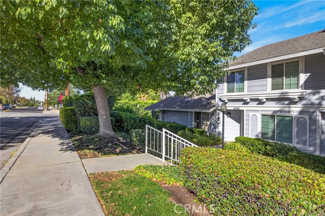 25710 Lawton Ave — photo