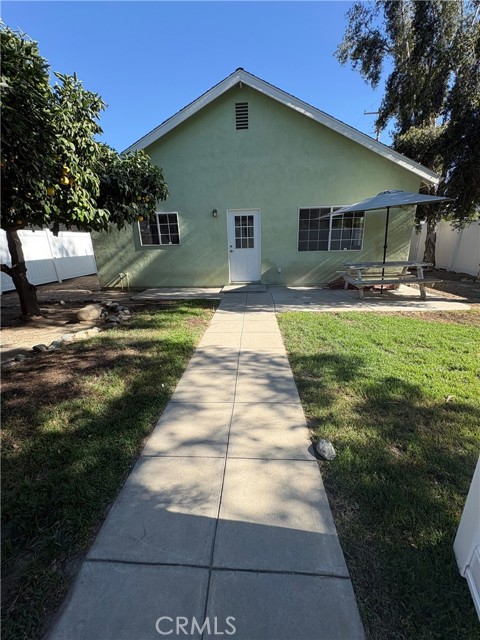 810 Campus 2 — photo
