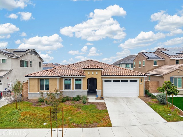 736 Augusta Dr — photo