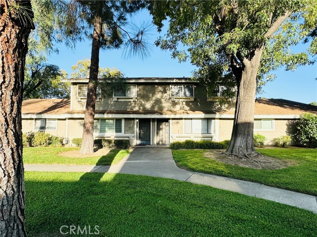 2061 W Redlands Blvd 20B — photo