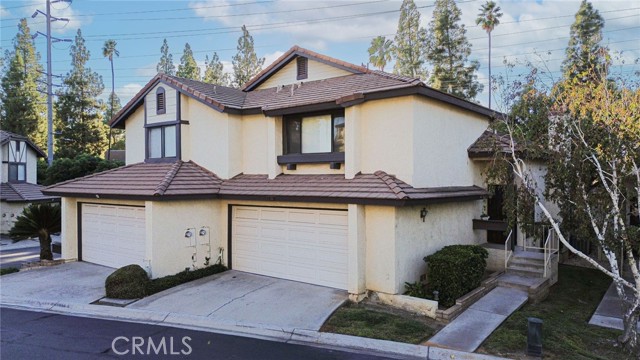 5050 Canyon Crest Dr — photo