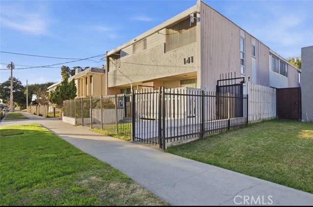 141 W Hillcrest — photo