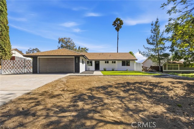 1424 Wyte Way — photo