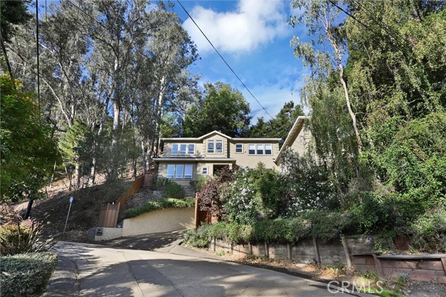 7010 Pinehaven — photo