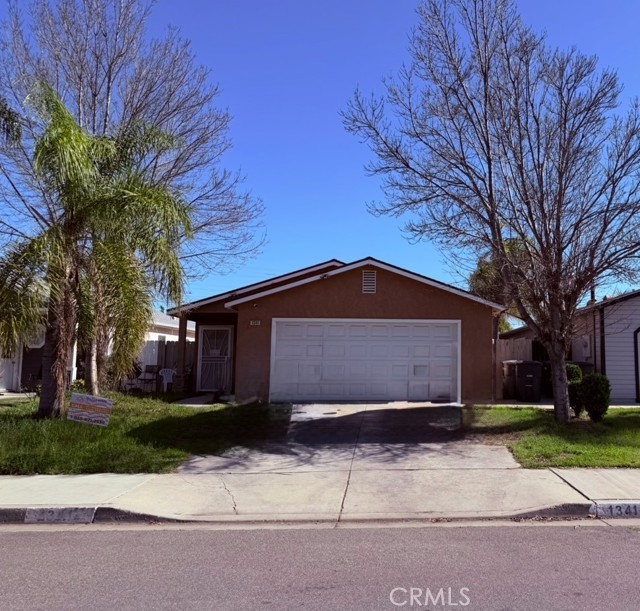 1341 Palisades St — photo