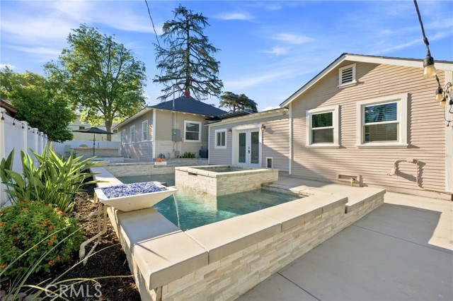 3364 Cedar — photo
