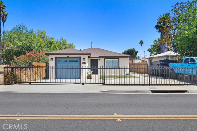 24050 Atwood — photo