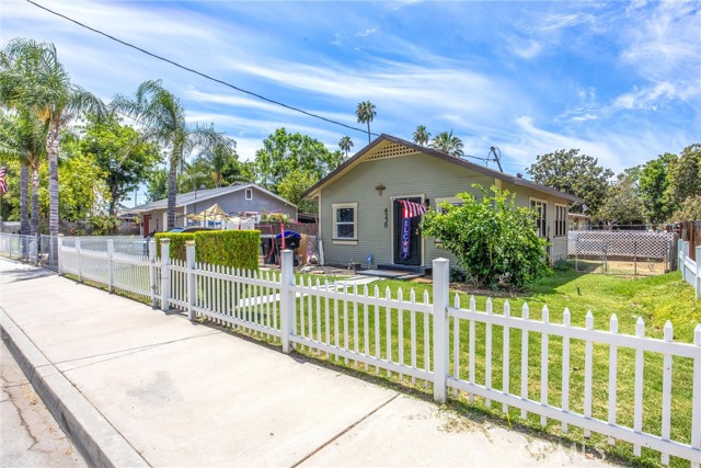 4230 13th, Riverside, CA 92501 — photo 2