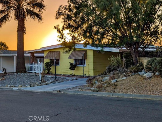 10213 Overland — photo