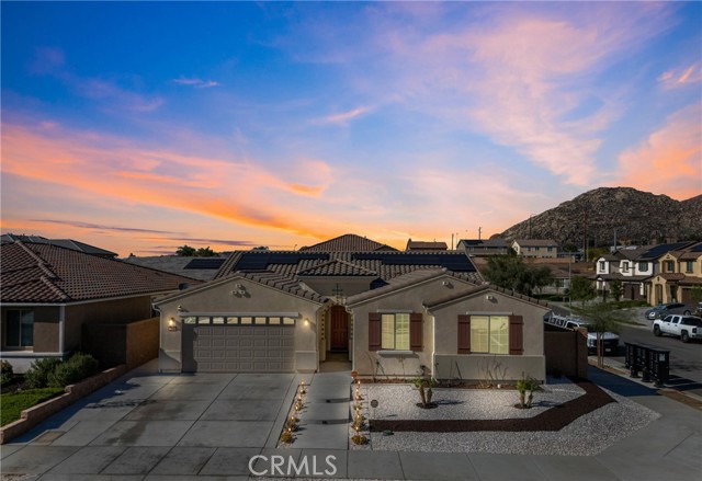 718 Torrey Ct — photo