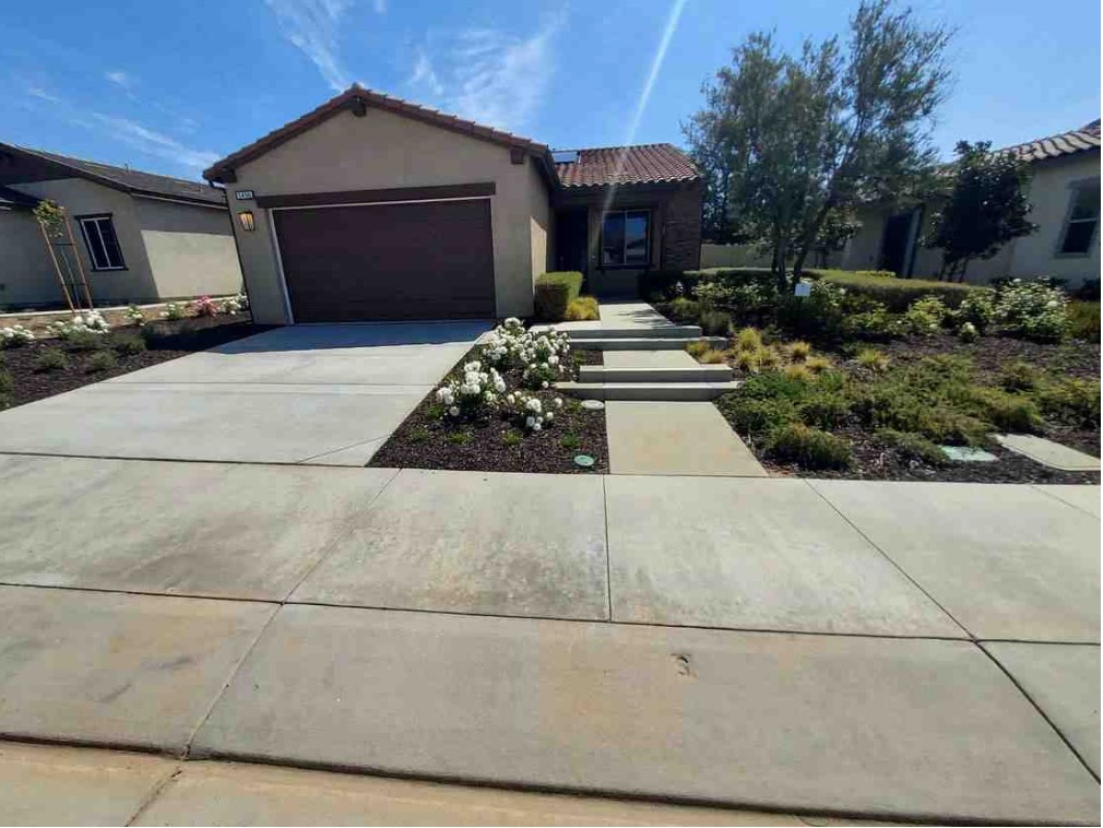 1496 Pinyon Ln — photo