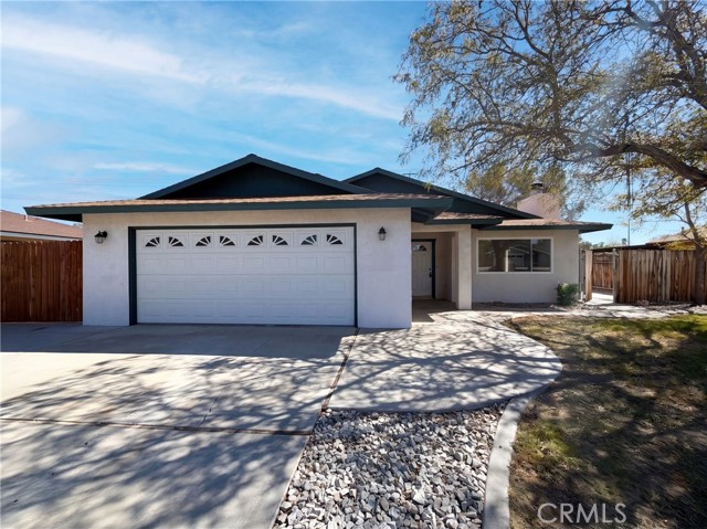 1110 N Las Posas Ct — photo