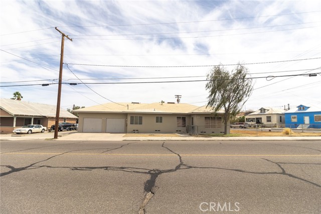 630 Acoma St — photo