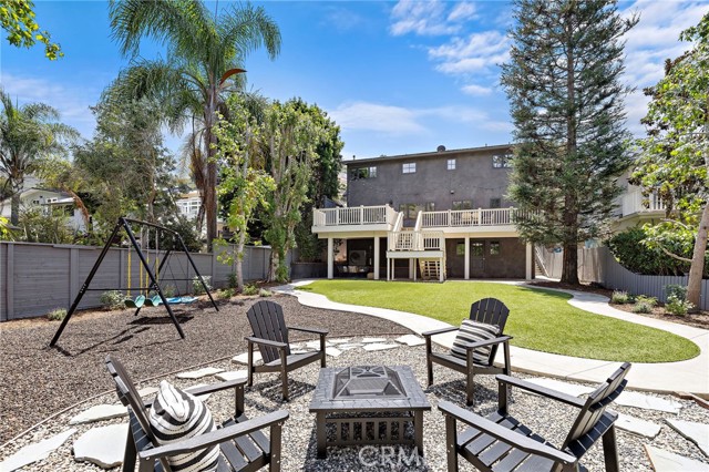 916 Bluebird Canyon Dr — photo