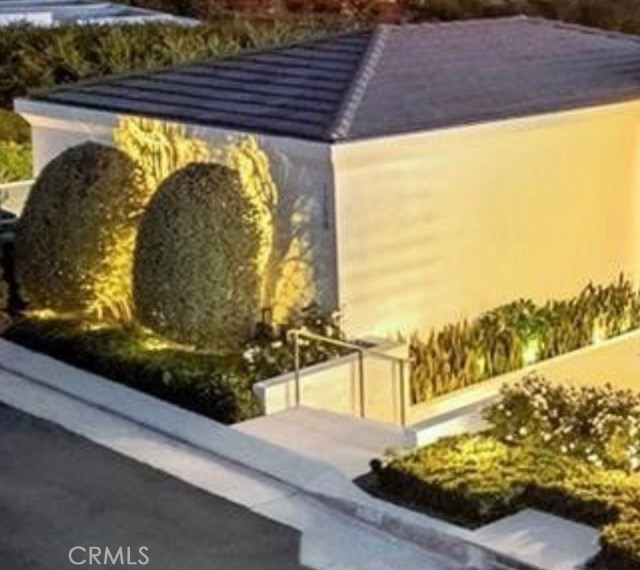 1759 Alisos — photo