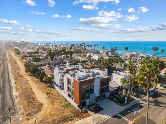215 Oceanside Blvd 5 — photo