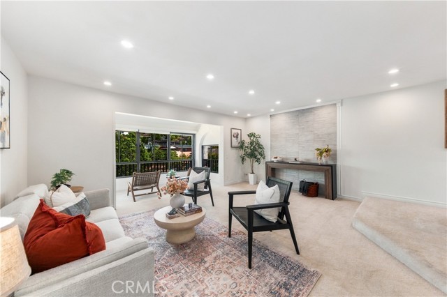 2530 Clairemont Dr 301 — photo