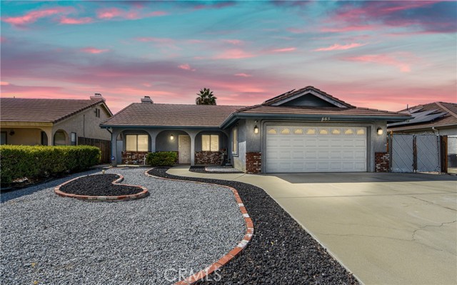 665 Deardorff Dr — photo