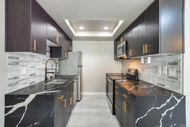 2828 Famosa Blvd Unit 104 — photo