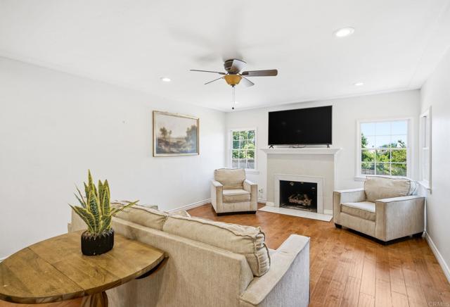 943 Park Hill Dr — photo