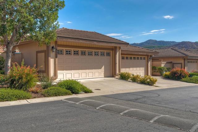8559 Circle R Valley Ln — photo