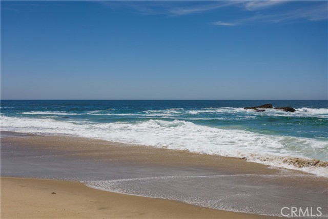 31755 Coast 412 — photo