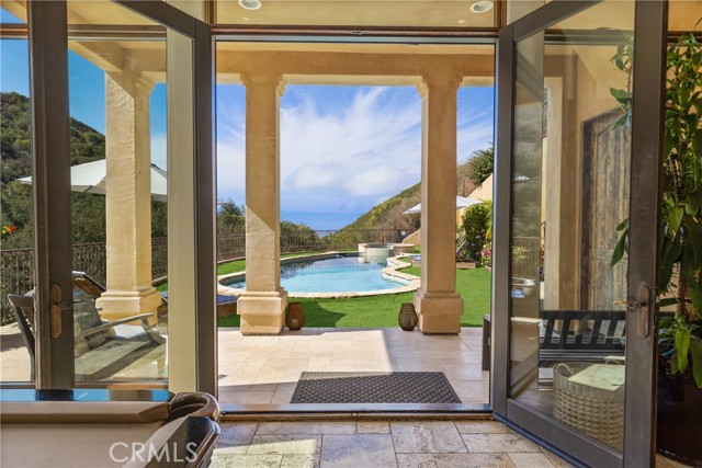 4322 Escondido Dr — photo
