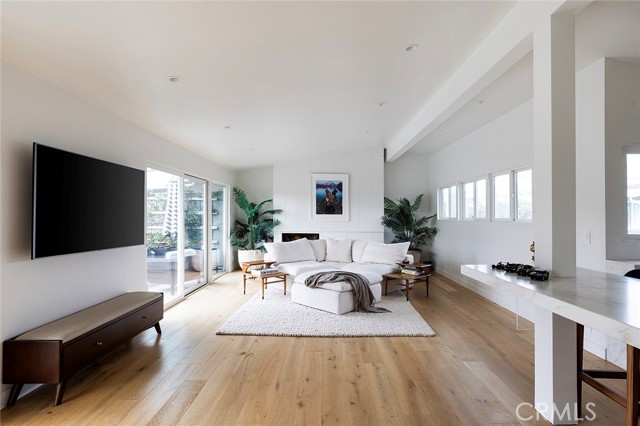 1504 Westcliff Dr 5 — photo