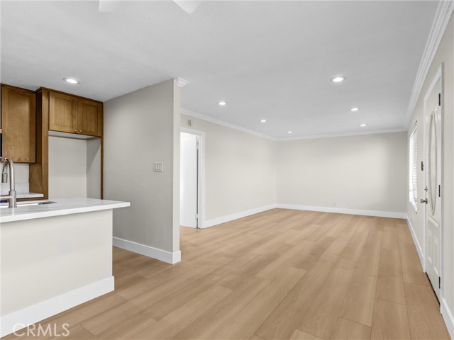 5530 Ackerfield Ave 210 — photo