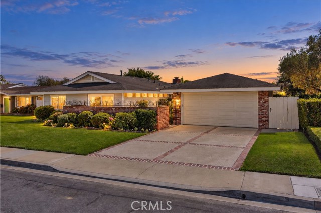 1407 Santanella — photo