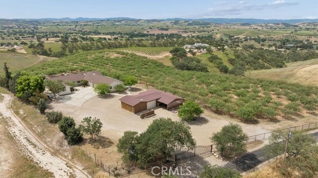 5565 High Ridge, Paso Robles, CA 93446 — photo 2