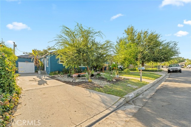 2325 Barnett — photo