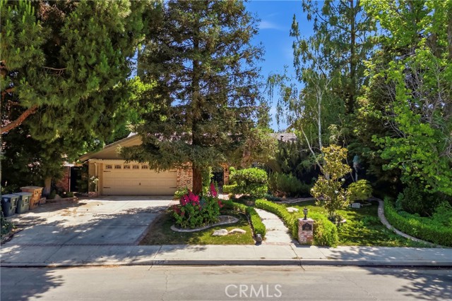 2512 Moffitt Way — photo