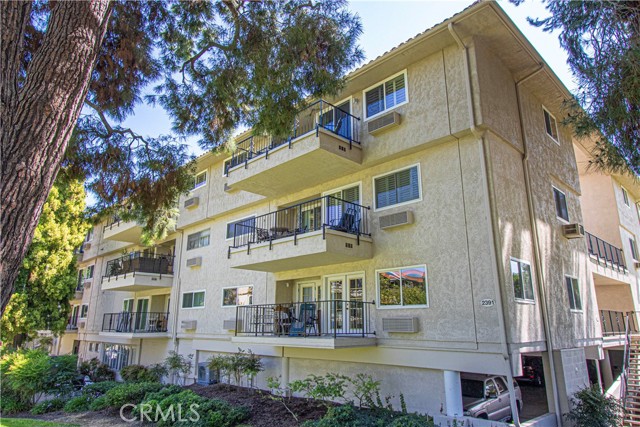 2391 Via Mariposa 3a — photo