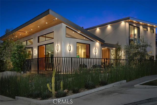 2398 Redlands Dr — photo