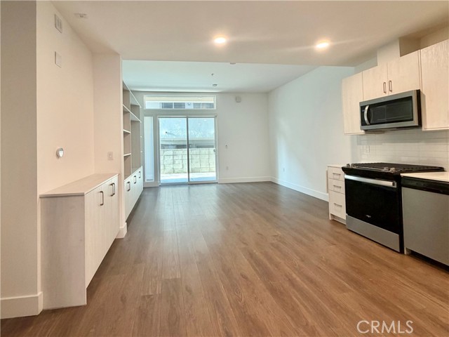 709 E Walnut Street 222 — photo