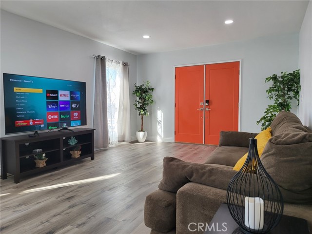 510 Short Unit B — photo
