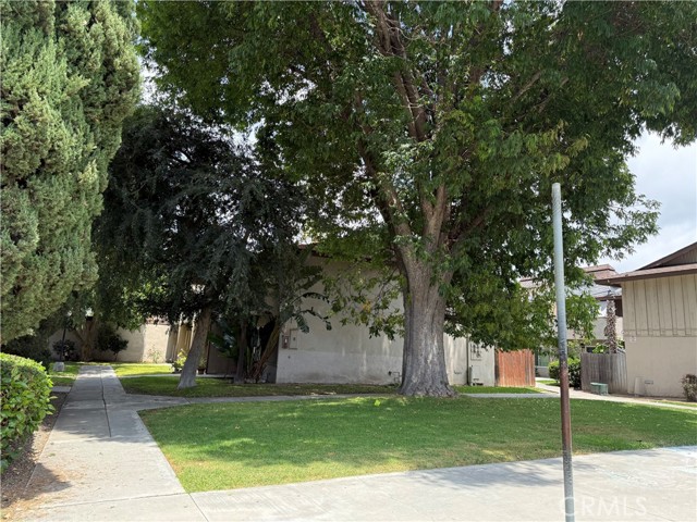 521 S Lyon 85 — photo