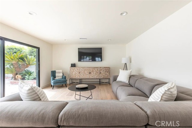 1406 W Janeen — photo