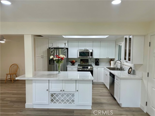 2277 Via Mariposa W B — photo
