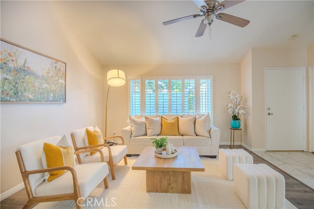 2528 N Tustin D — photo