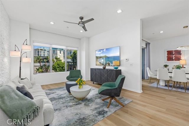 21 Gramercy 220 — photo