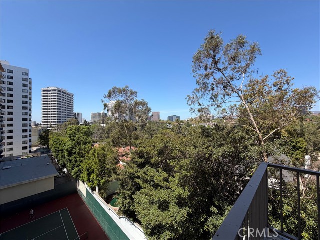 10501 Wilshire 814 — photo