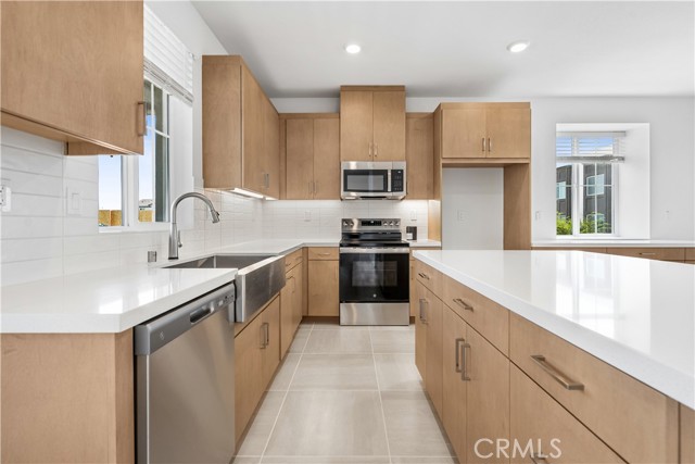 16128 Currant Ln — photo